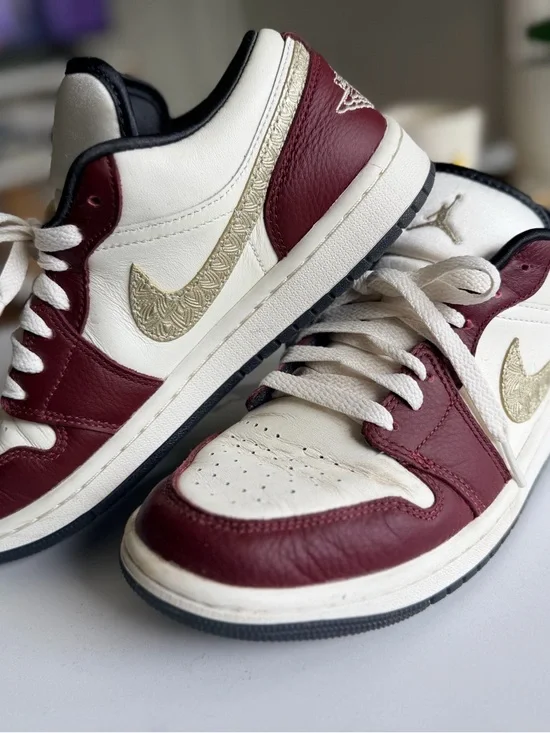 Jordan Women’s 1 Low-Top Sneakers Chinese Year of the Dragon (2024) - Picture 3 of 4